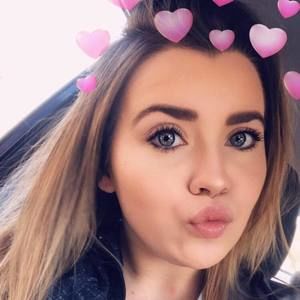 Meet your Posher, Lizzie